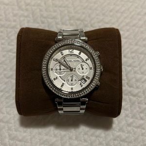 MICHAEL KORS
Parker Silver Dial Stainless Steel Chronograph Ladies Watch 39 mm
